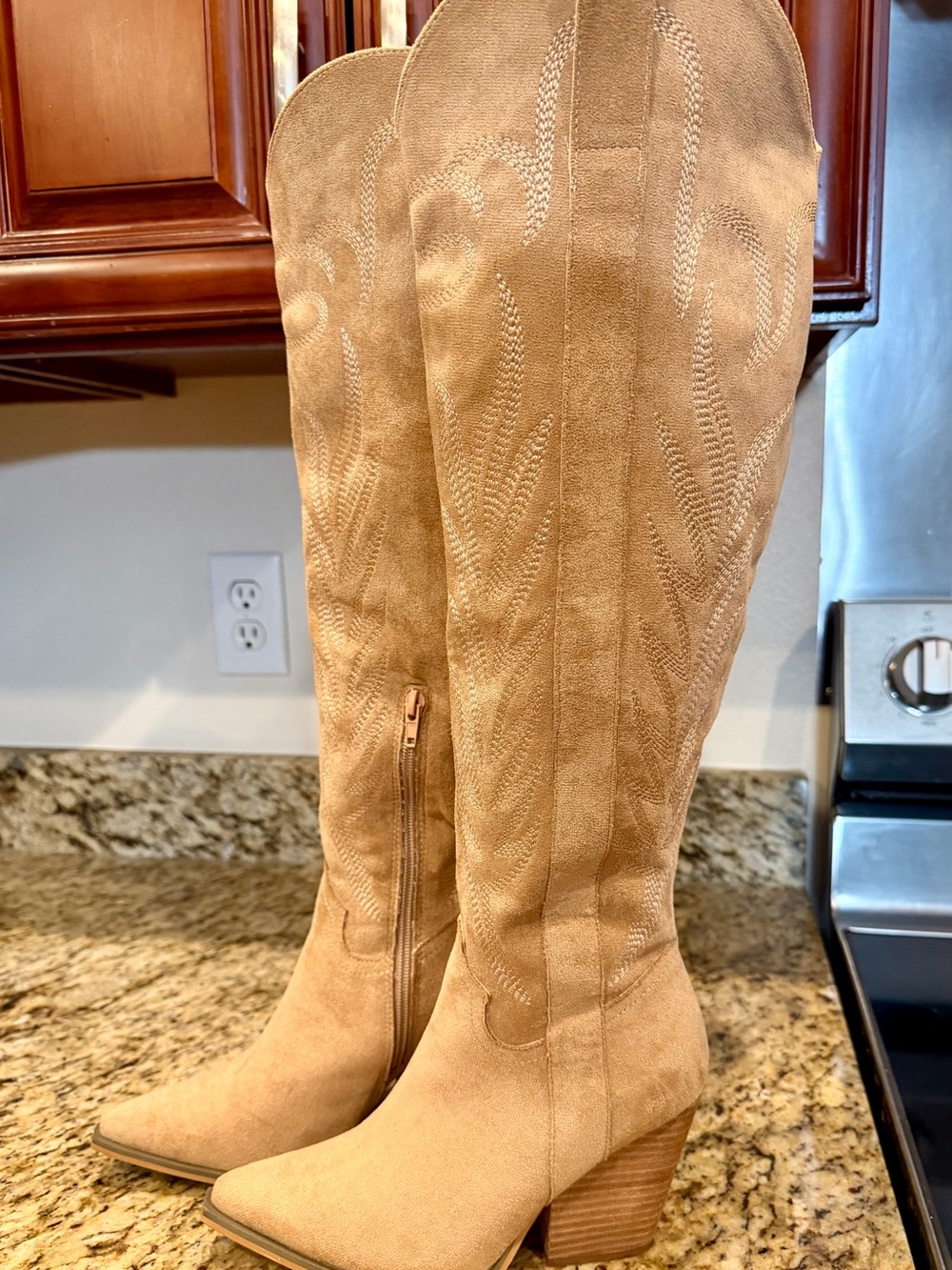Oasis Society “Bronco” Knee High Boots Sz: 6